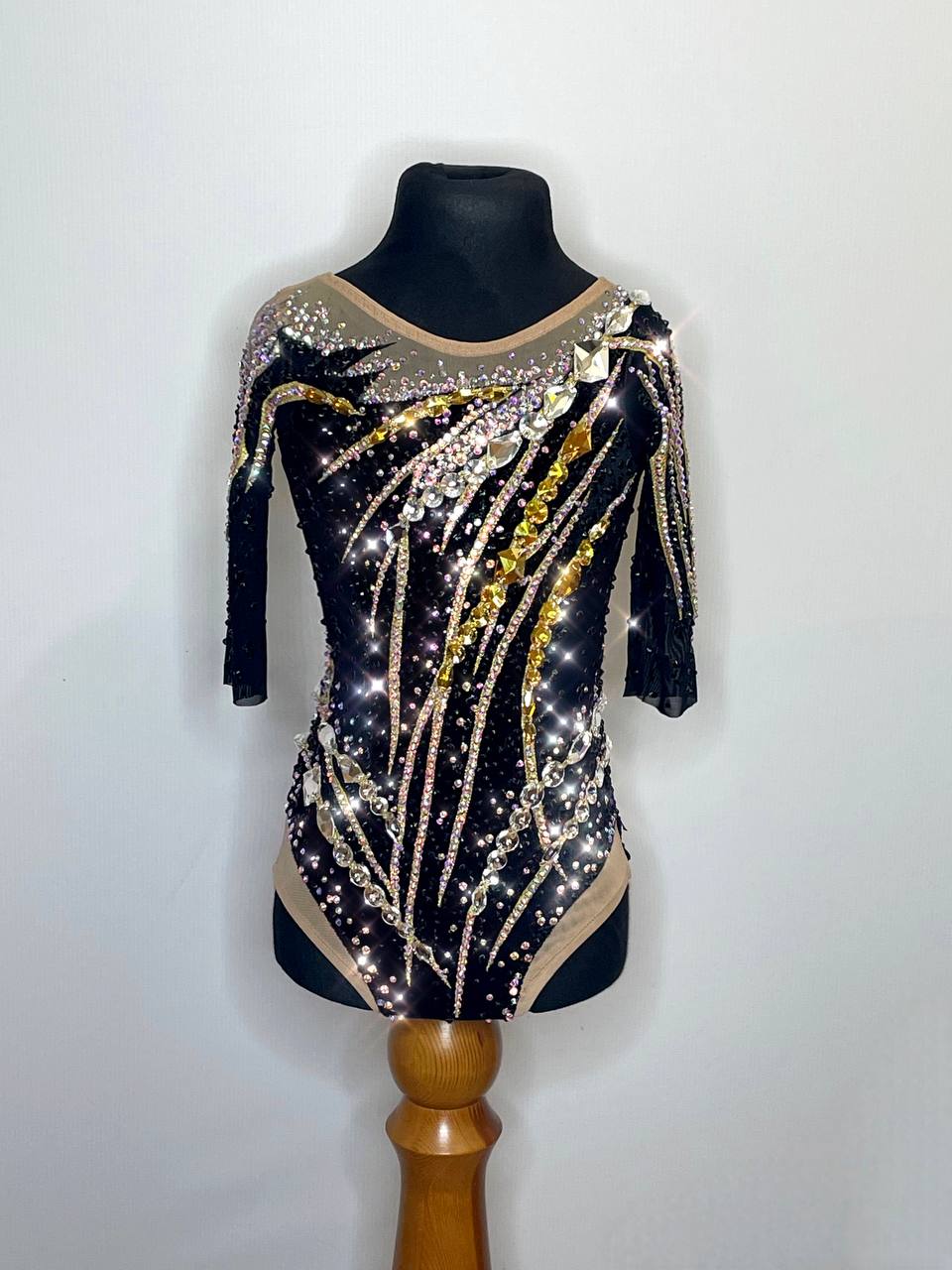 Модель "Gold on black"